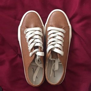 Universal Thread by Target brown shoes